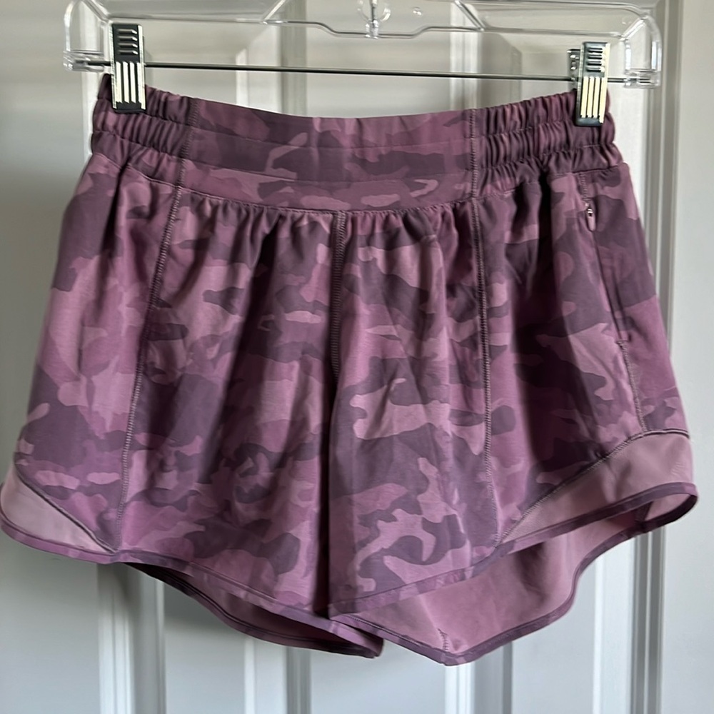 Lululemon Purple Camouflage Hotty Hot II Shorts 6 Tall